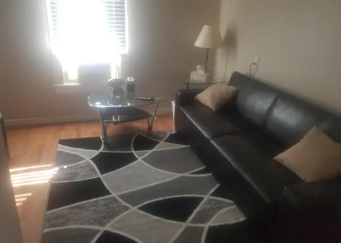 500/502 W 23rd St *